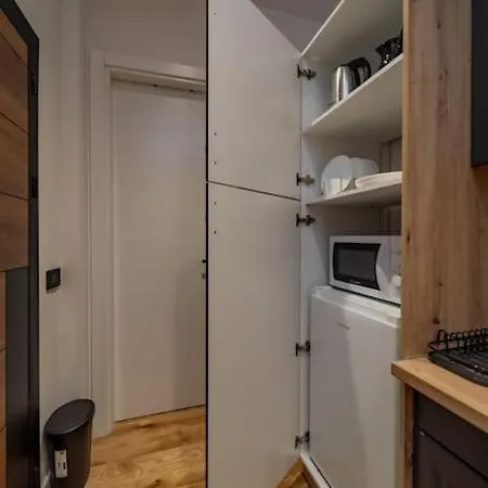 Rodman Apartment